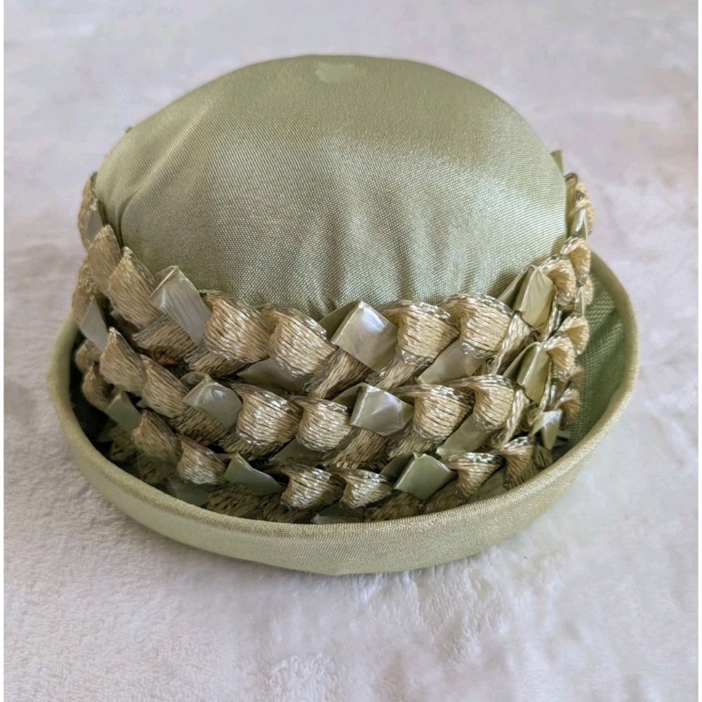VTG Union Made‎ Lime Green Satin Raffia Trimmed Hat Theatre Prop Costume Unique